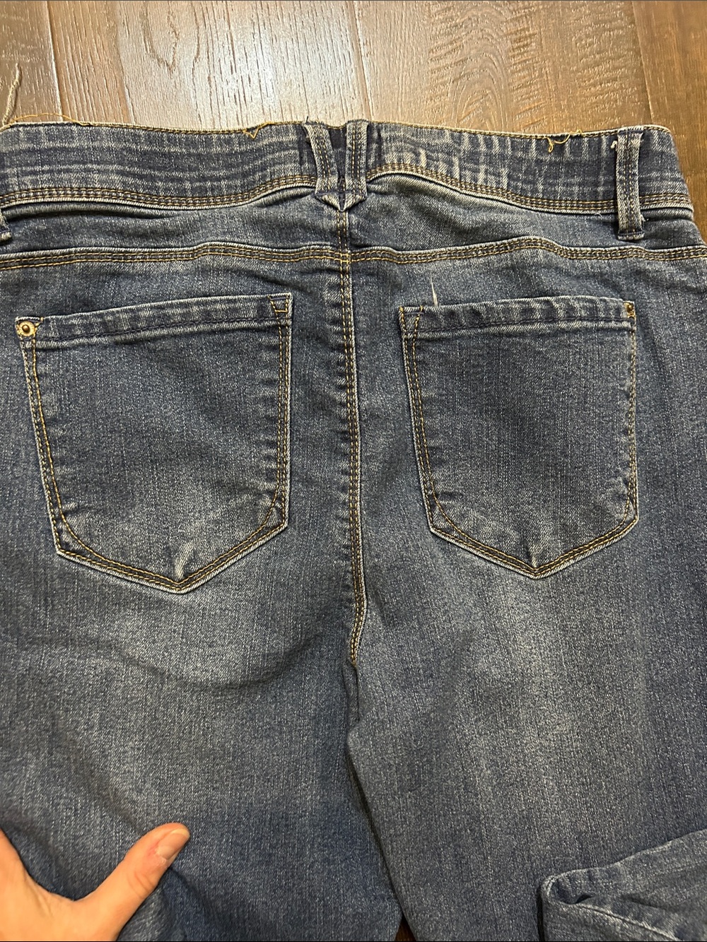 Curvy Midwash Blue Skinny Jeans for Women - Picture 7 of 10